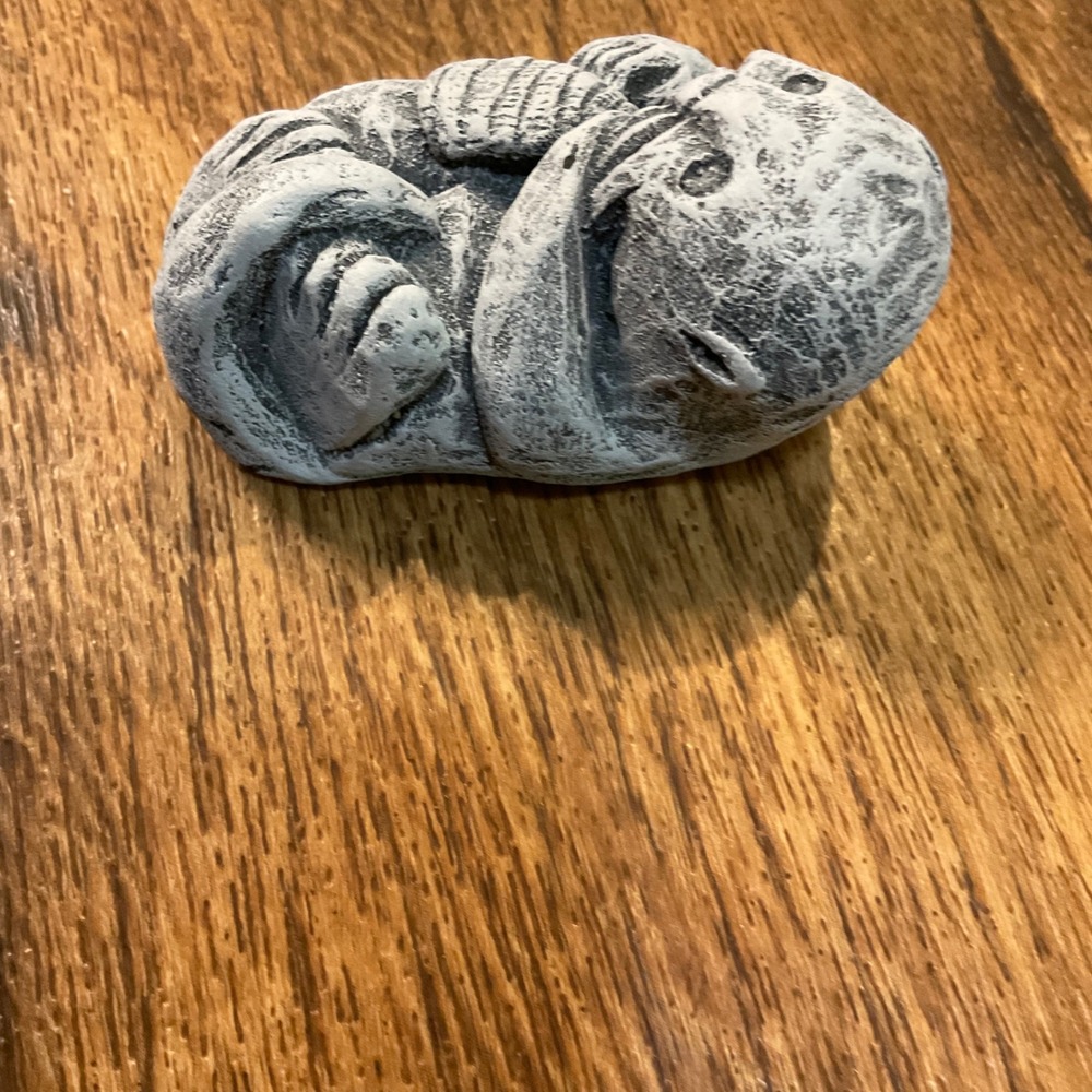 MT Saint Helens Sea Otter Figurine Made‎ Of Volcanic Ash Small Vintage - Picture 3 of 7